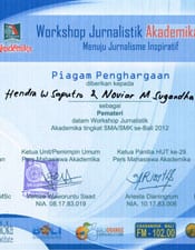 Pers Akademika UNUD Bali