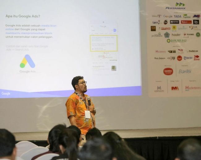 Hendra di Indonesia Marketeers Festival 2019 Bali presentasi untuk Korporasi di Bali