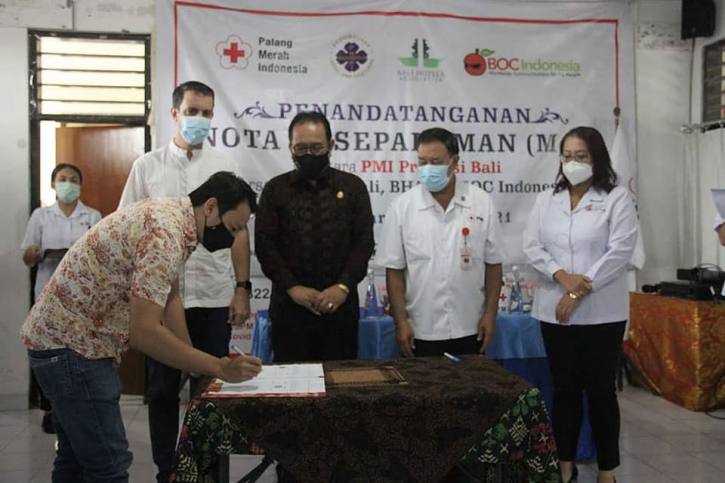 MoU PMI Bali dengan BOC Indonesia, PHRI Bali, dan BHA