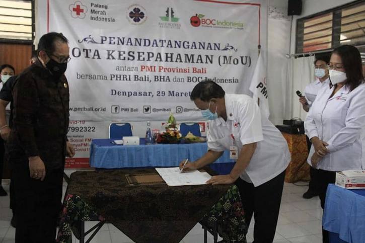 MoU PMI Bali dengan BOC Indonesia, PHRI Bali, dan BHA