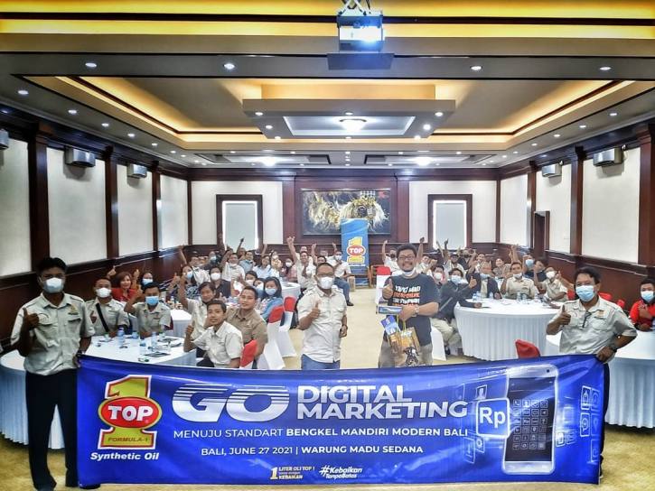Peserta pelatihan digital marketing bengkel otomotif di Bali
